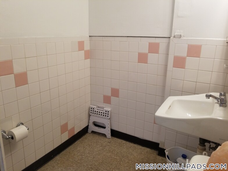 Building Photo - 55 S Huntington Ave