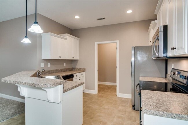 Building Photo - 2020 Fern Crest Ln