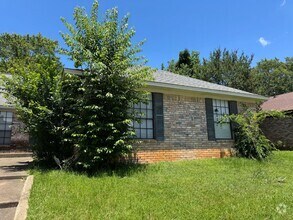 Building Photo - BRO306-308