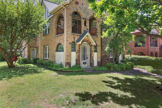 Building Photo - 6166 Oram St