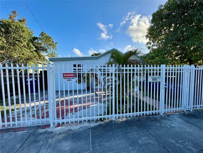 Primary Photo - 2326 NW 59th St