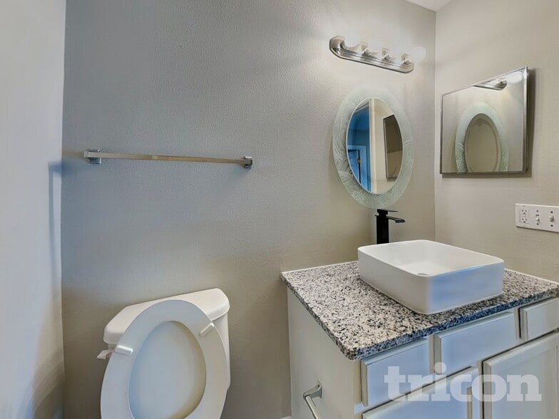 Building Photo - 10610 Opus Dr