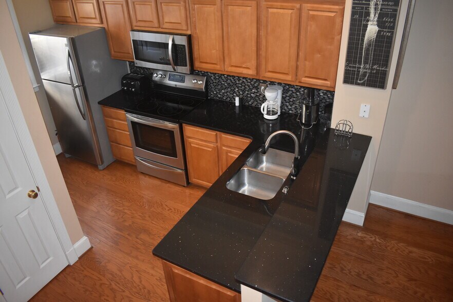 Another view of Kitchen - 433 Montgomery St