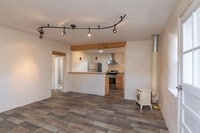Building Photo - Montez Place