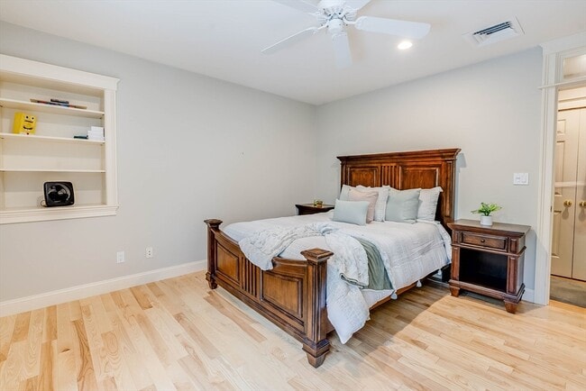 Building Photo - 3 W Hollow