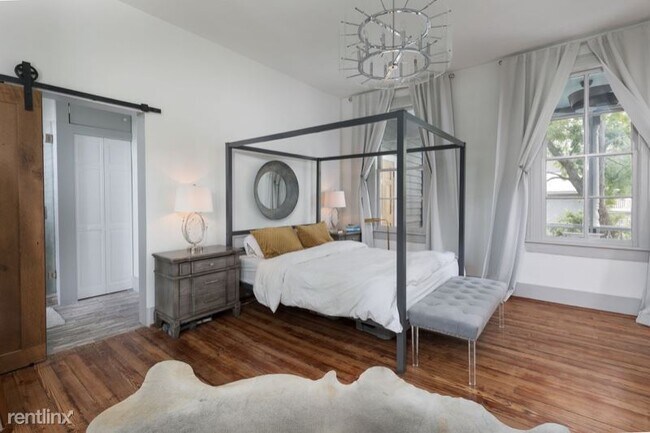 Building Photo - 1 br, 1 bath Condo - 20 Limehouse B Unit B