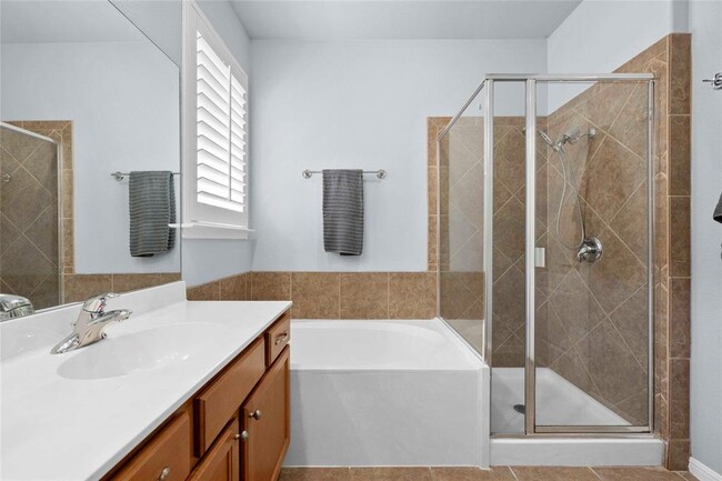 Building Photo - 6704 Menchaca Rd