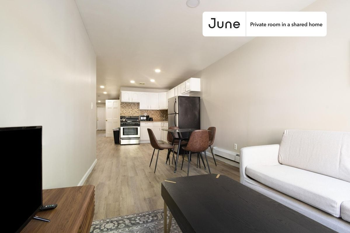 Building Photo - Room in Shared 4 bed/3 bath home in Fort Greene