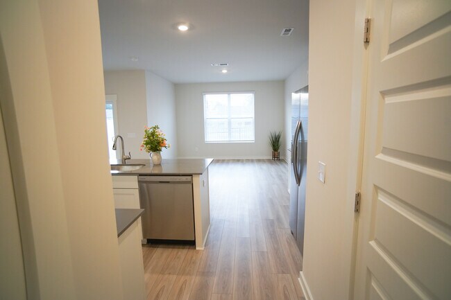 Building Photo - 1619 Manuka Ln