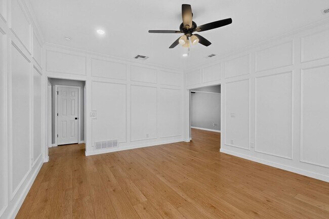 Building Photo - Beautifully Renovated Home In Carrollton Ready For Move-in