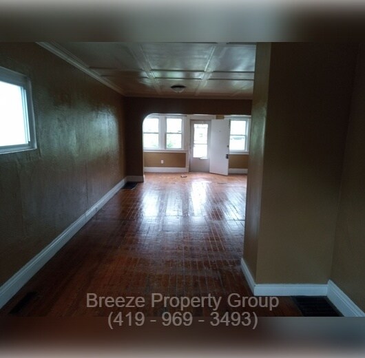 Building Photo - 2145 Dorr St