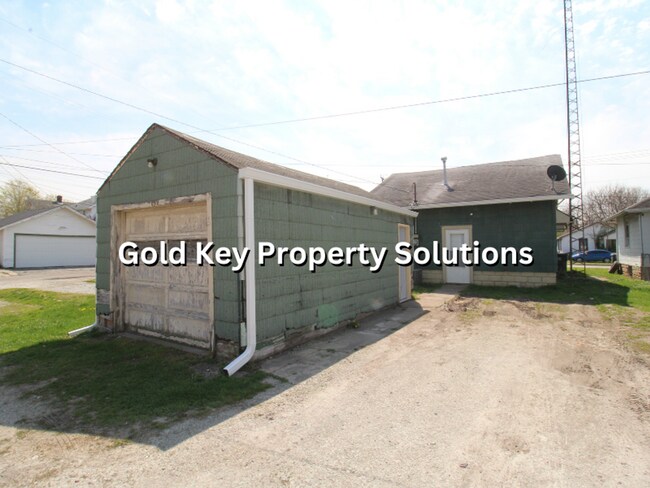 Building Photo - 3 BR 1 BA House with Central Air and Detached Garage (NO SECTION 8)