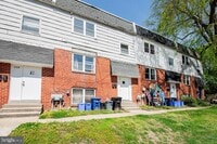 Building Photo - 330 Hermitage St