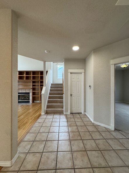 Building Photo - 2025 Mathews St