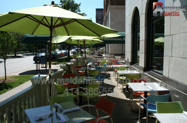 Building Photo - 1028 E Juneau Ave