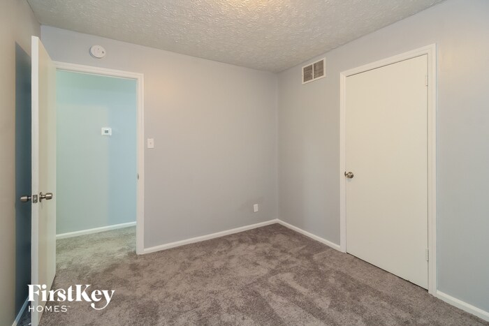 Building Photo - 4118 Kingsland Cir