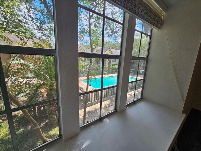 Building Photo - 8287 Kingsbrook Rd