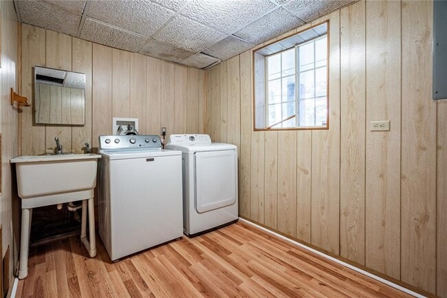 Building Photo - 2843 Pine Meadow Dr