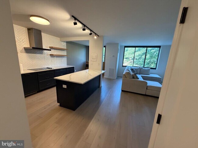 Building Photo - 5500 Holmes Run Pkwy