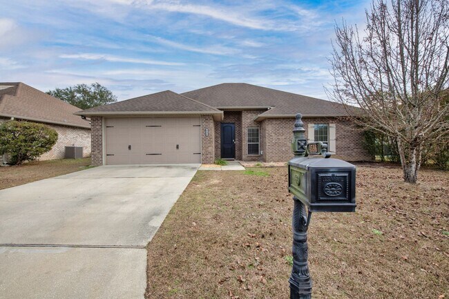 Building Photo - MOVE-IN SPECIAL!