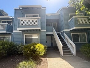 Building Photo - Sharp and Clean 1 Bedroom 1 Bath Condo in North San Jose