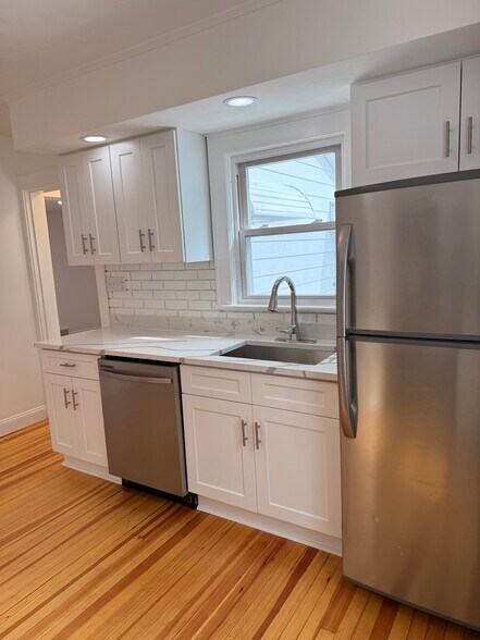 Building Photo - 30 Clark St