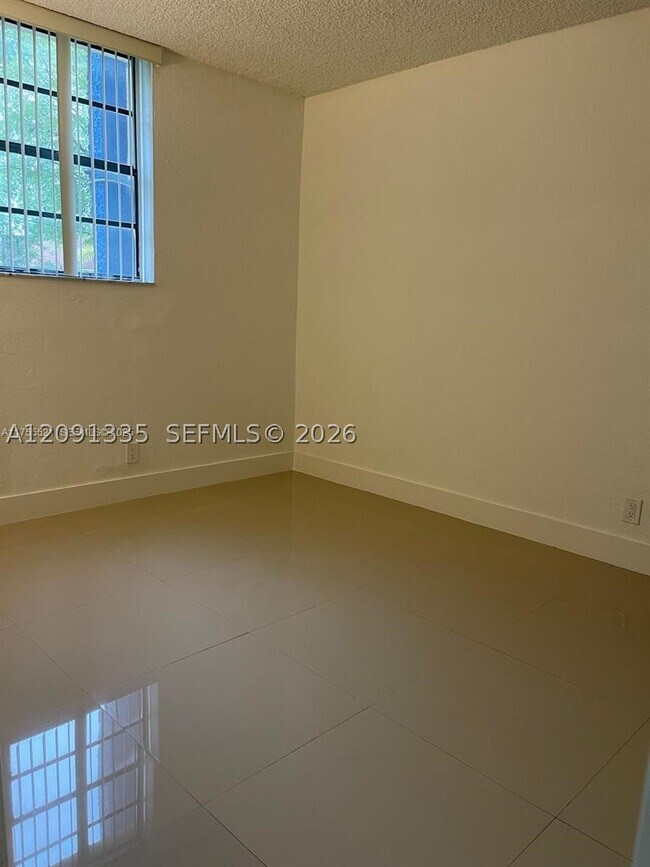 Building Photo - 4550 NW 9th St