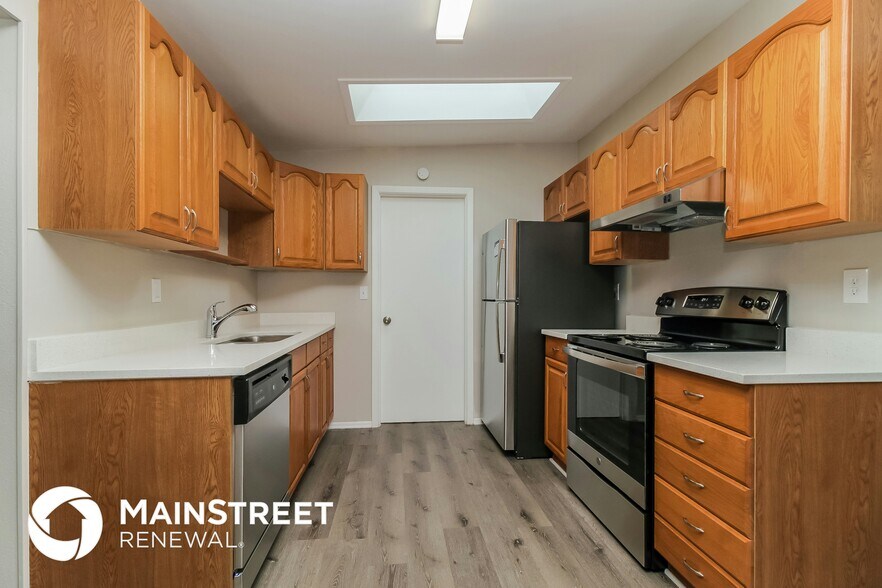 Building Photo - 950 Lormann Cir