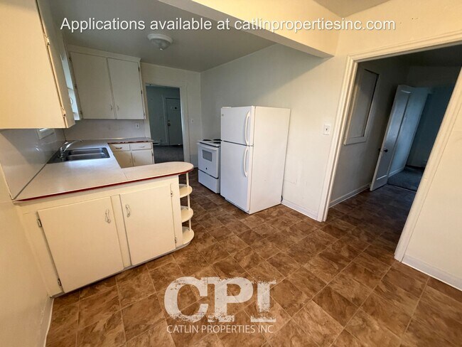 Building Photo - 332 20th Ave