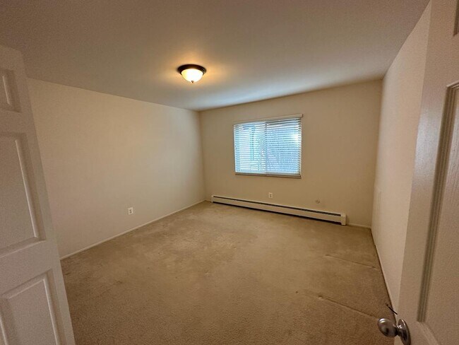 Building Photo - 1918 Axtell Dr