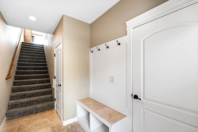 Building Photo - Beautiful Gated Fisher’s Landing Townhome with 4 Bedrooms, Gas Fireplace & Central AC