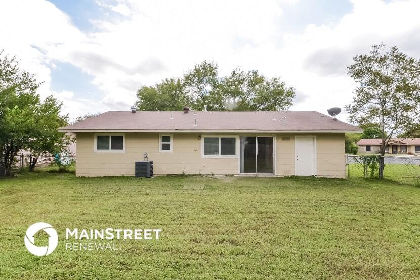 Building Photo - 7311 Glen Brook Dr
