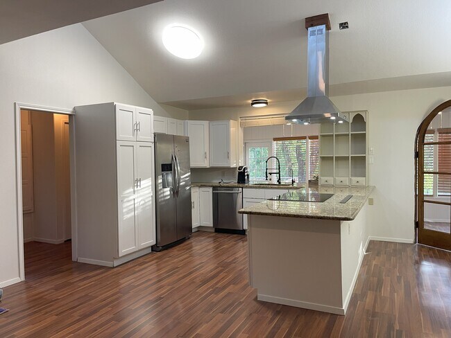 Building Photo - 9417 Aqua Dr