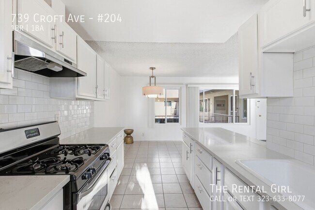 Building Photo - 739 Croft Ave