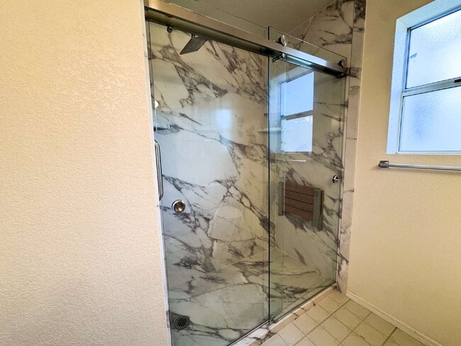 Building Photo - "Charming 3-Bedroom, 2-Bathroom Mesa Del S...