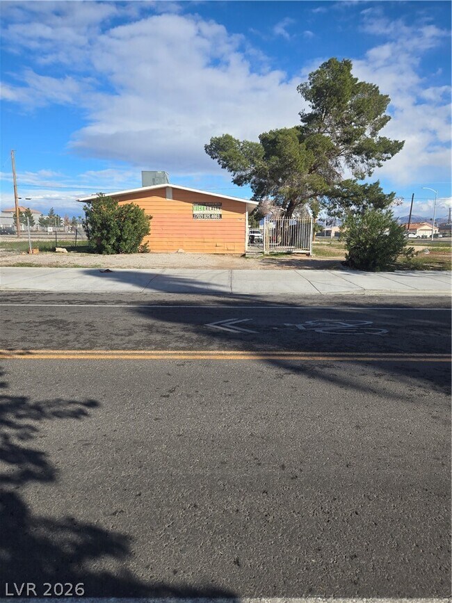 Building Photo - 708 Jackson Ave