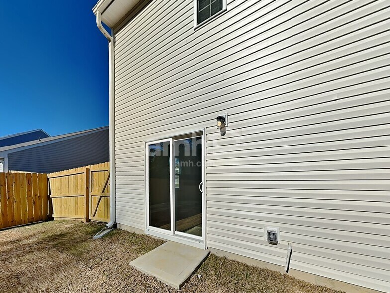 Building Photo - 1413 John Swann St