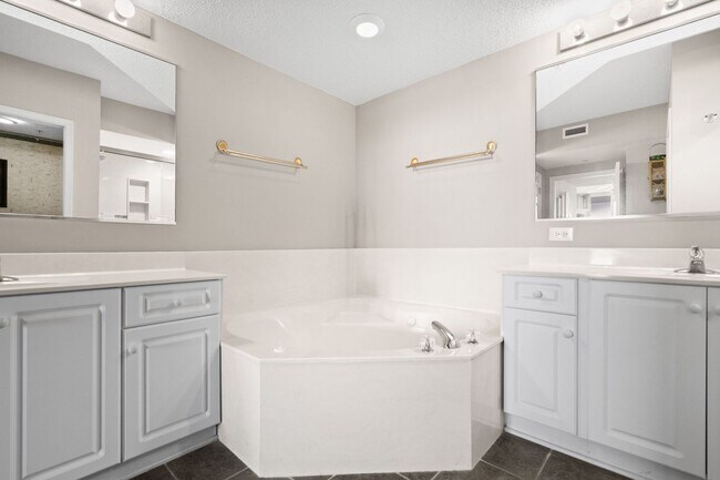 Building Photo - Spacious 3BR/3BA Coastal Retreat at Harbour Pointe – Utilities Included!