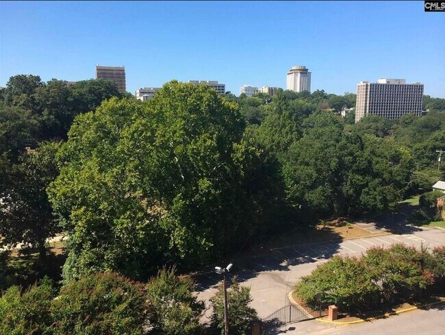 Building Photo - Five Points/USC with Parking!