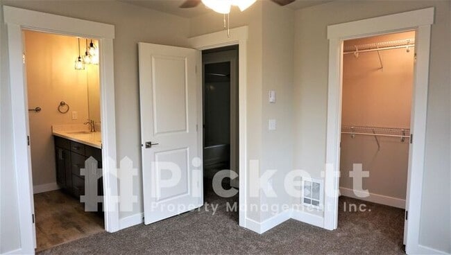 Building Photo - 3 Bedroom East Bremerton Home Near Lions Park