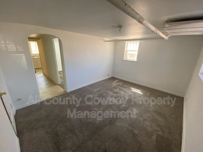 Building Photo - 769 N 8th St