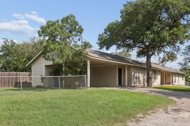 Building Photo - 3114 Plantation Rd