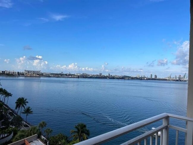 Building Photo - 770 Claughton Island Dr