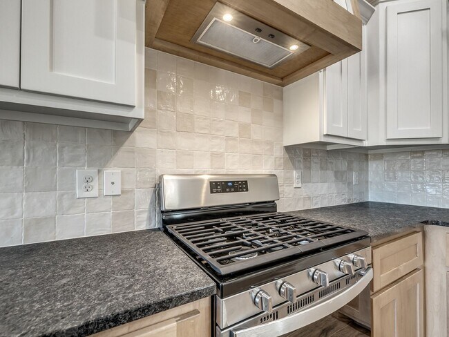 Building Photo - New Home in Azalea Farms!