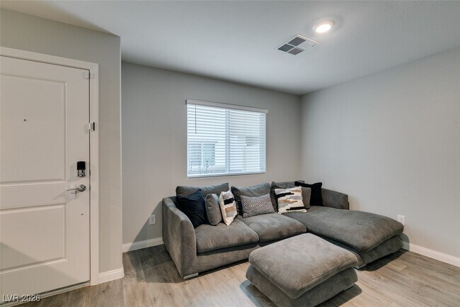 Building Photo - 12349 Golden Wreath Rd