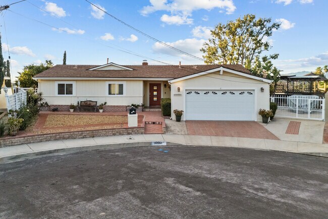 Building Photo - 10561 Alskog St