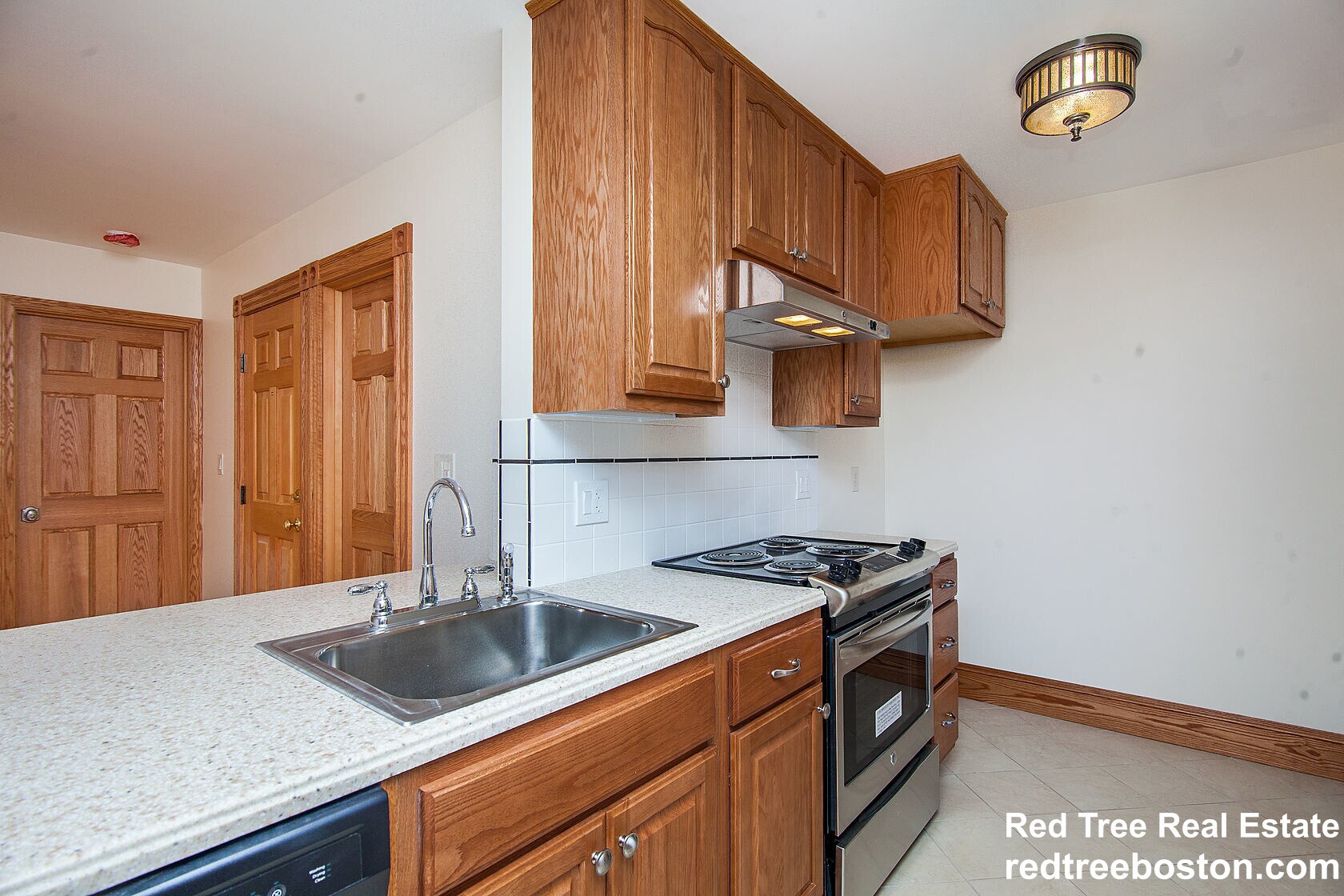 Building Photo - 29 Phillips St