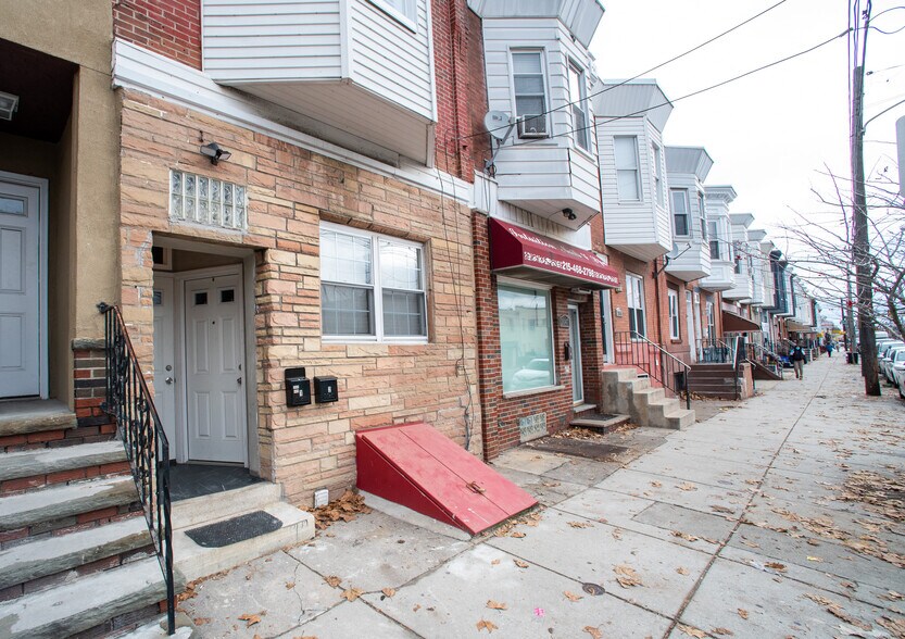 Building Photo - 2049 Snyder Ave