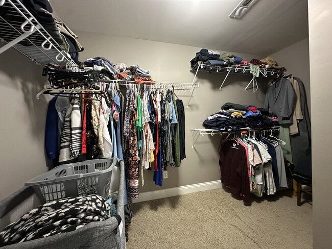 Building Photo - 2424 Calendula Rd