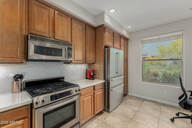 Building Photo - 10260 E White Feather Ln